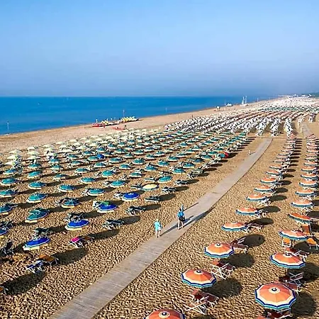 Hotel Modern 700m From The Ideal For 4 Guests Bibione
