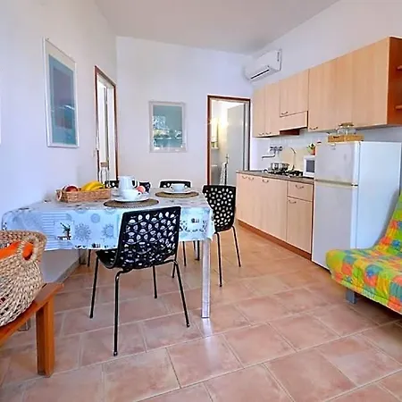 Modern 700m From The Ideal For 4 Guests Hotel 2*